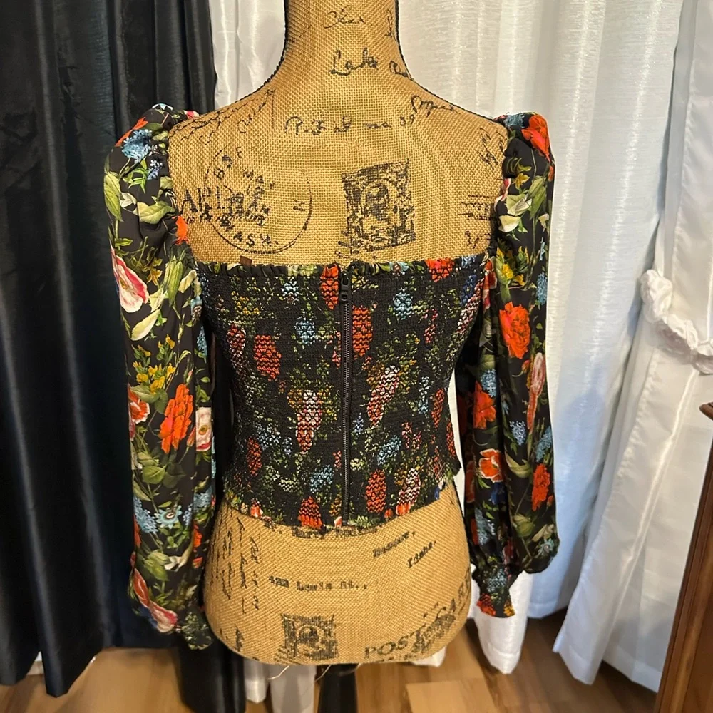 Alice and Olivia Floral Black and Red Women's Top - Picture 3 of 8